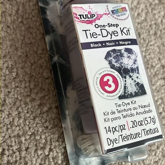 “Tulip- Black Tie Dye Kit” - Picture 3 of 3